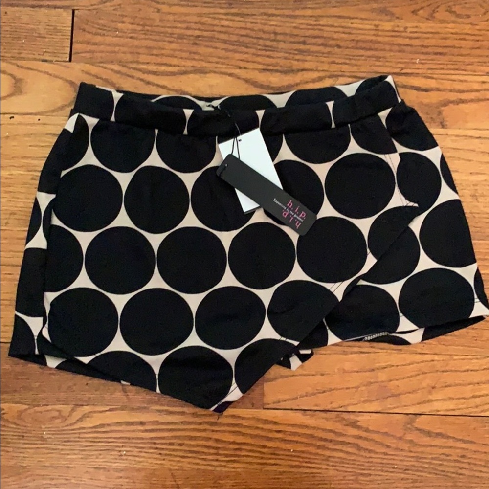 NWT HIP Nordstrom Rack Black and Beige Skort